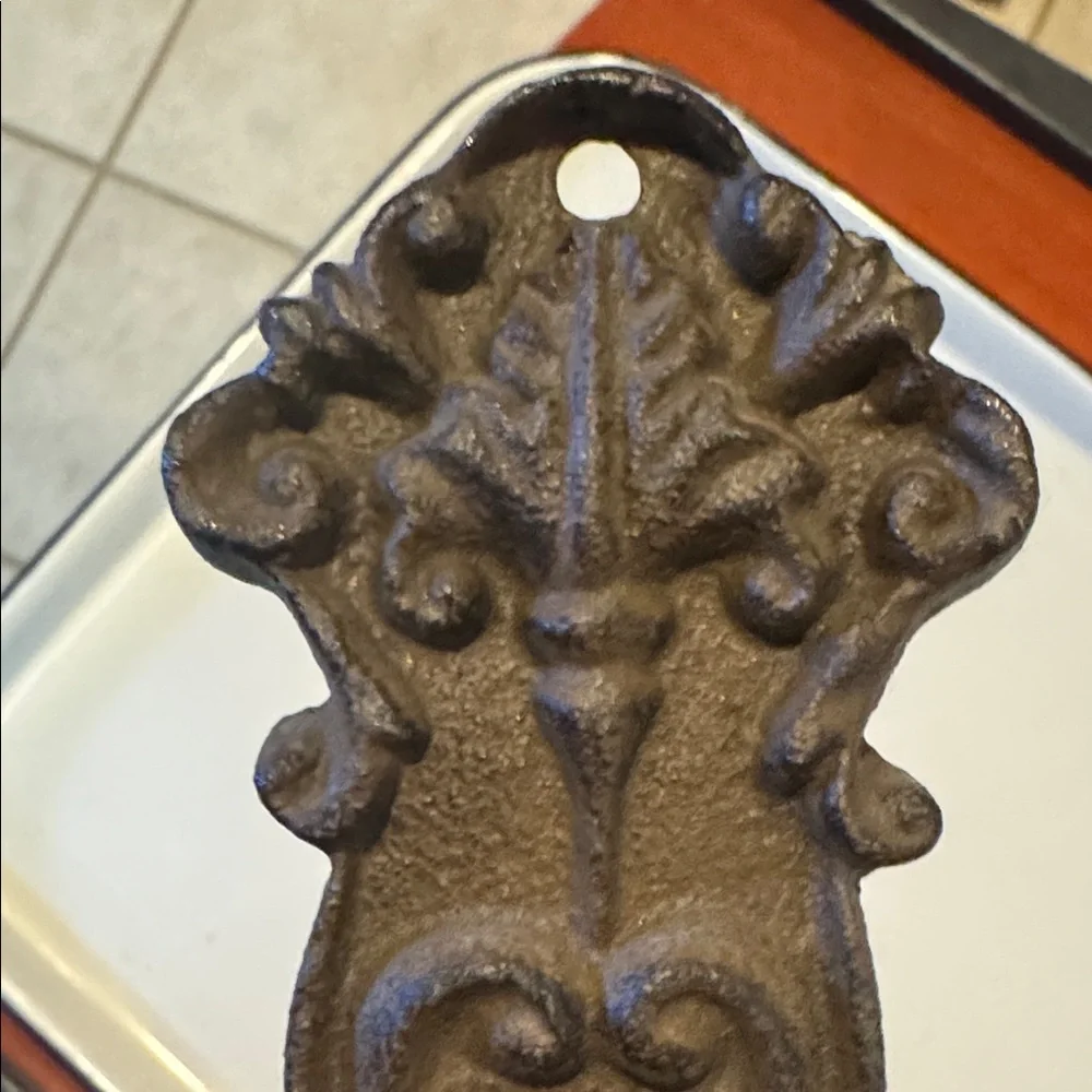 not known metal cross
